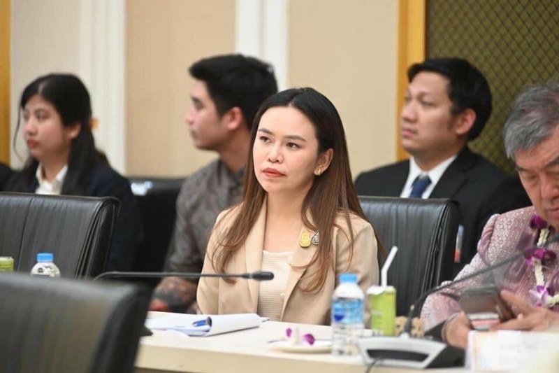 พช. นำเสนอ platform “Click ชุมชน”  สนับสนุนการขับเคลื่อน Soft Power แห่งชาติ