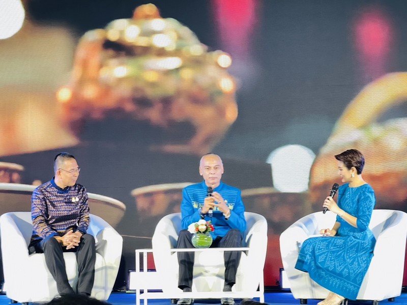 กรมการพัฒนาชุมชน กระทรวงมหาดไทย แถลงข่าวจัดงาน OTOP CITY 2023 “ช้อปสนุก…ส่งสุขท้ายปีสินค้าดีจากภูมิปัญญาไทย” ปลุกกระแส Thai Soft Power เผยแพร่เศรษฐกิจสร้างสรรค์ หนุนผลิตภัณฑ์จากภูมิปัญญาไทยสู่สากล ช้อปสินค้าสุดล้ำค่า ซื้อใช้ก็คุ้มค่า ซื้อฝากก็ถูกใจ เป็นของขวัญของฝากที่ดีที่สุดจากน้ำมือคนไทยและพลาดไม่ได้กับสุดยอดอาหารเลิศรสจากทั่วประเทศ ตั้งแต่ 16-24 ธันวาคม 2566 นี้ ณ ชาเลนเจอร์ฮอลล์ 1-3 ศูนย์แสดงสินค้าและการประชุมอิมแพ็ค เมืองทองธานี