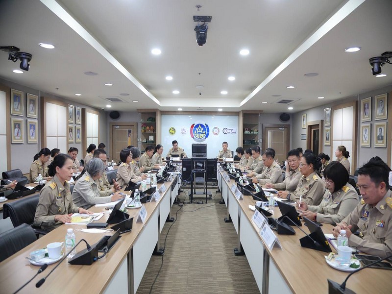 พช. ประชุมติดตามการขับเคลื่อนงานตามประเด็นเน้นย้ำในไตรมาส 2 พร้อมย้ำสร้างการรับรู้ภูมิปัญญาผ้าไทยและผ้าลายพระราชทาน น้อมนำแนวพระดำริของสมเด็จพระเจ้าลูกเธอ เจ้าฟ้าสิริวัณณวรี นารีรัตนราชกัญญา ในการส่งเสริมอนุรักษ์ภูมิปัญญาผ้าไทยให้ทันสมัยสู่สากล