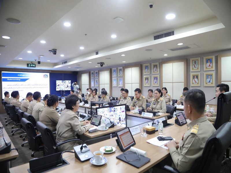 พช. ประชุมติดตามการขับเคลื่อนงานตามประเด็นเน้นย้ำในไตรมาส 2 พร้อมย้ำสร้างการรับรู้ภูมิปัญญาผ้าไทยและผ้าลายพระราชทาน น้อมนำแนวพระดำริของสมเด็จพระเจ้าลูกเธอ เจ้าฟ้าสิริวัณณวรี นารีรัตนราชกัญญา ในการส่งเสริมอนุรักษ์ภูมิปัญญาผ้าไทยให้ทันสมัยสู่สากล