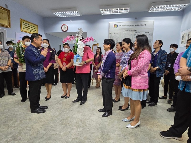 ศูนย์สารสนเทศฯ ร่วมแสดงความยินดีแก่ นายชยชัย แสงอินทร์ เนื่องในโอกาสได้รับการแต่งตั้งให้ดำรงตำแหน่ง รองอธิบดีกรมการพัฒนาชุมชน
