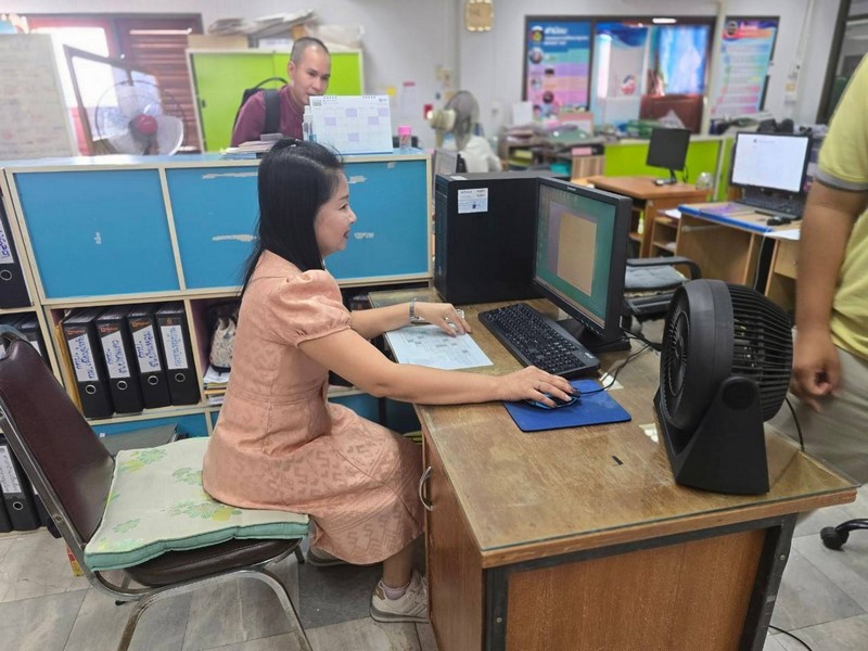 กรมการพัฒนาชุมชน สนับสนุนทีมไอทีลงพื้นที่ติดตามขับเคลื่อนงานระบบเทคโนโลยีสารสนเทศ เครือข่ายอินเตอร์เน็ต และความมั่นคงปลอดภัยสารสนเทศ ณ จังหวัดสุโขทัย