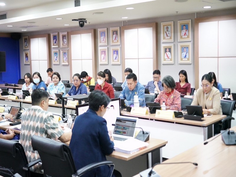 กรมการพัฒนาชุมชนเตรียมความพร้อมการเป็นรัฐบาลดิจิทัล จัดประชุมคณะกรรมการอำนวยการและคณะทำงานการตอบแบบสำรวจระดับความพร้อมรัฐบาลดิจิทัลหน่วยงานภาครัฐ ประจำปี 2567 กรมการพัฒนาชุมชน ครั้งที่ 1/2567