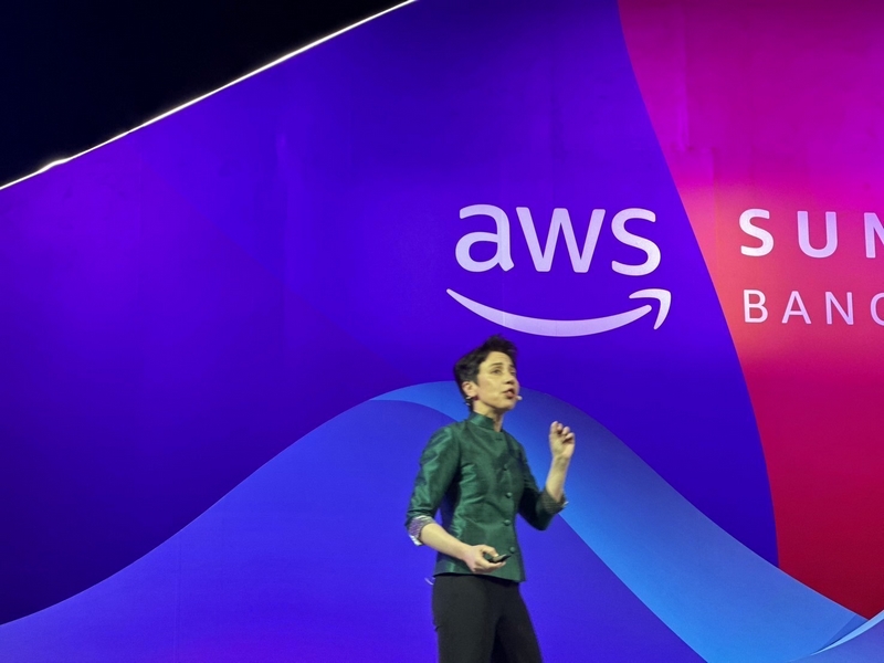 กรมการพัฒนาชุมชนร่วมการประชุม “AWS Summit in Bangkok” ผลักดันการใช้เทคโนโลยี Cloud ในไทย อำนวยความสะดวกแก่ทุกภาคส่วนทั้งรัฐ – เอกชน มุ่งส่งเสริม Cloud First Policy ในภาครัฐ