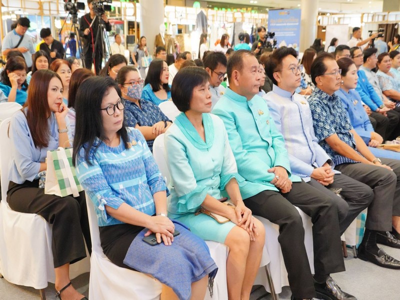 กระทรวงมหาดไทย จัดใหญ่แถลงข่าวการจัดงาน “ศิลปาชีพประทีปไทย OTOP หลอมดวงใจด้วยพระบารมี” 10-18 ส.ค.67 นี้ คาดเงินสะพัดกว่า 600 ล้านบาท