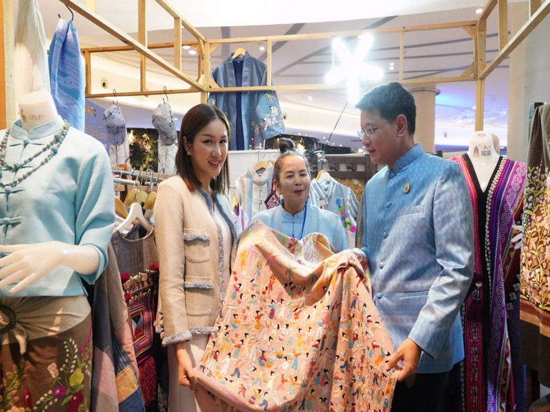 กระทรวงมหาดไทย จัดใหญ่แถลงข่าวการจัดงาน “ศิลปาชีพประทีปไทย OTOP หลอมดวงใจด้วยพระบารมี” 10-18 ส.ค.67 นี้ คาดเงินสะพัดกว่า 600 ล้านบาท