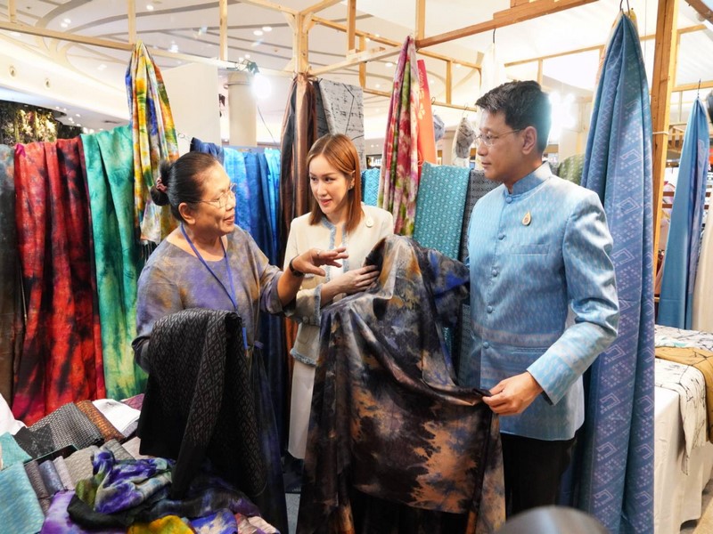 กระทรวงมหาดไทย จัดใหญ่แถลงข่าวการจัดงาน “ศิลปาชีพประทีปไทย OTOP หลอมดวงใจด้วยพระบารมี” 10-18 ส.ค.67 นี้ คาดเงินสะพัดกว่า 600 ล้านบาท