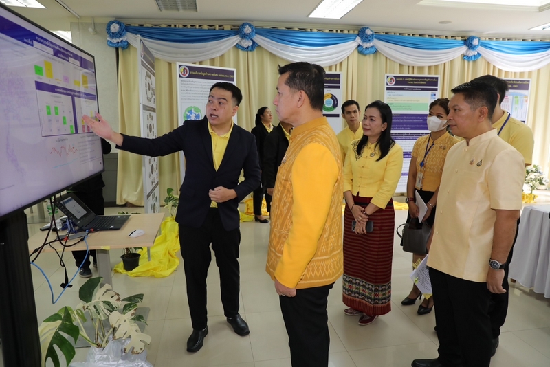 พช. ร่วมกับ กอ.รมน. จัดพิธีลงนามบันทึกข้อตกลงความร่วมมือว่าด้วยการบูรณาการข้อมูลสนับสนุนการบริหารจัดการความมั่นคง แบบองค์รวม ระหว่าง กรมการพัฒนาชุมชน กับกองอำนวยการรักษาความมั่นคงภายในราชอาณาจักร