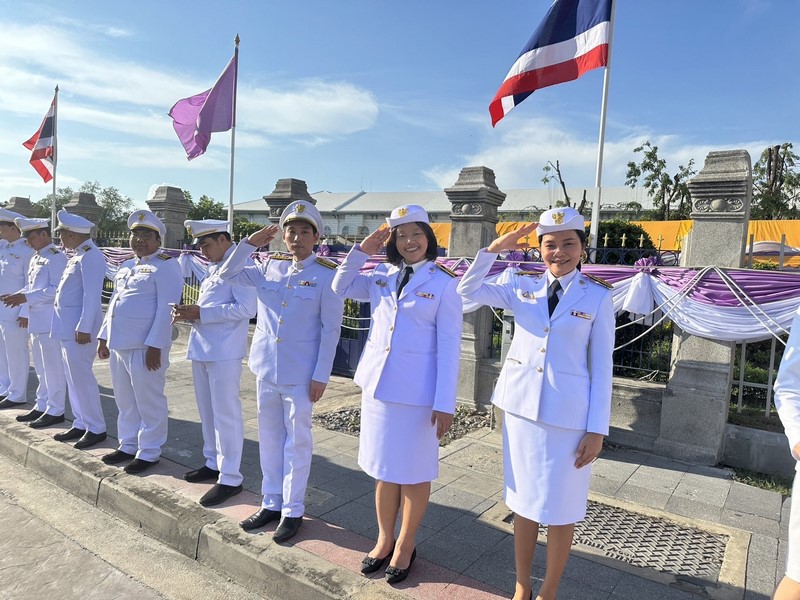 ศูนย์สารสนเทศเพื่อการพัฒนาชุมชน ร่วมเฝ้ารับ – ส่งเสด็จฯ สมเด็จพระกนิษฐาธิราชเจ้า กรมสมเด็จพระเทพรัตนราชสุดา ฯ สยามบรมราชกุมารี ในโอกาสเสด็จพระราชดำเนินไปพระราชทาน เข็ม “พุ่มเพชร”เพื่อเยาวชน ในพระบรมราชินูปถัมภ์