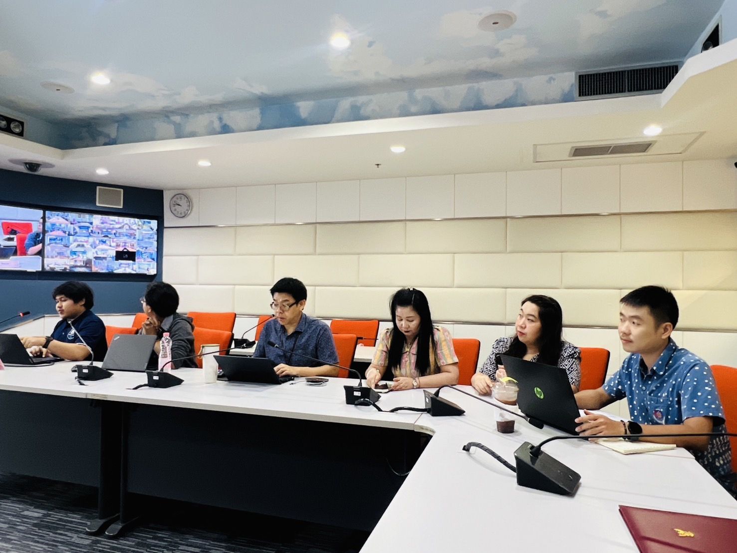 พช. Upskill เสริมสร้างทักษะการใช้งานระบบประชุมทางไกลผ่านอินเทอร์เน็ต (Conference)