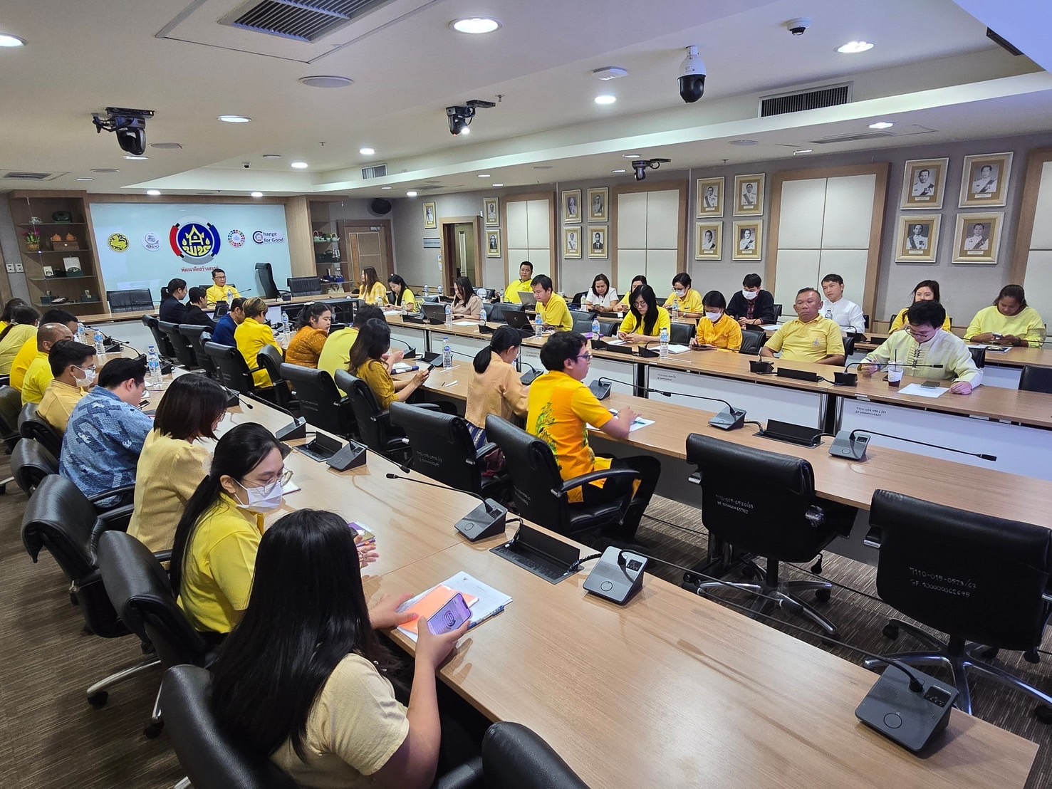 รมการพัฒนาชุมชน ประชุมร่วมกับที่ปรึกษาฯ จากสำนักงานคณะกรรมการคุ้มครองข้อมูลส่วนบุคคล เพื่อสนับสนุนการใช้งานแพลตฟอร์มภาครัฐตามกฎหมายคุ้มครองข้อมูลส่วนบุคคล