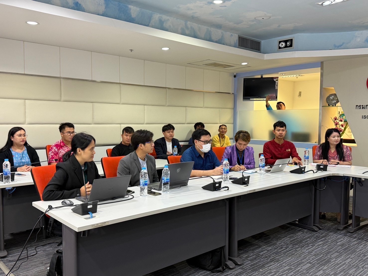 กรมการพัฒนาชุมชน ประชุมร่วมกับที่ปรึกษาฯ จากสำนักงานคณะกรรมการคุ้มครองข้อมูลส่วนบุคคล เพื่อสนับสนุนการใช้งานแพลตฟอร์มภาครัฐตามกฎหมายคุ้มครองข้อมูลส่วนบุคคล