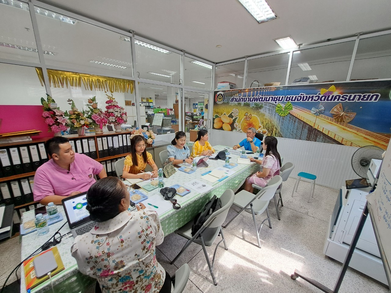 ศสท. ลงพื้นที่สนับสนุนการขับเคลื่อนงานตามภารกิจของศูนย์สารสนเทศเพื่อการพัฒนาชุมชน ณ สำนักงานพัฒนาชุมชนจังหวัดนครนายก พร้อมทั้งติดตามการดำเนินงาน “ศูนย์สารสนเทศตำบลต้นแบบเพื่อพัฒนาคุณภาพชีวิต” ณ ตำบลดงละคร อำเภอเมืองนครนายก จังหวัดนครนายก