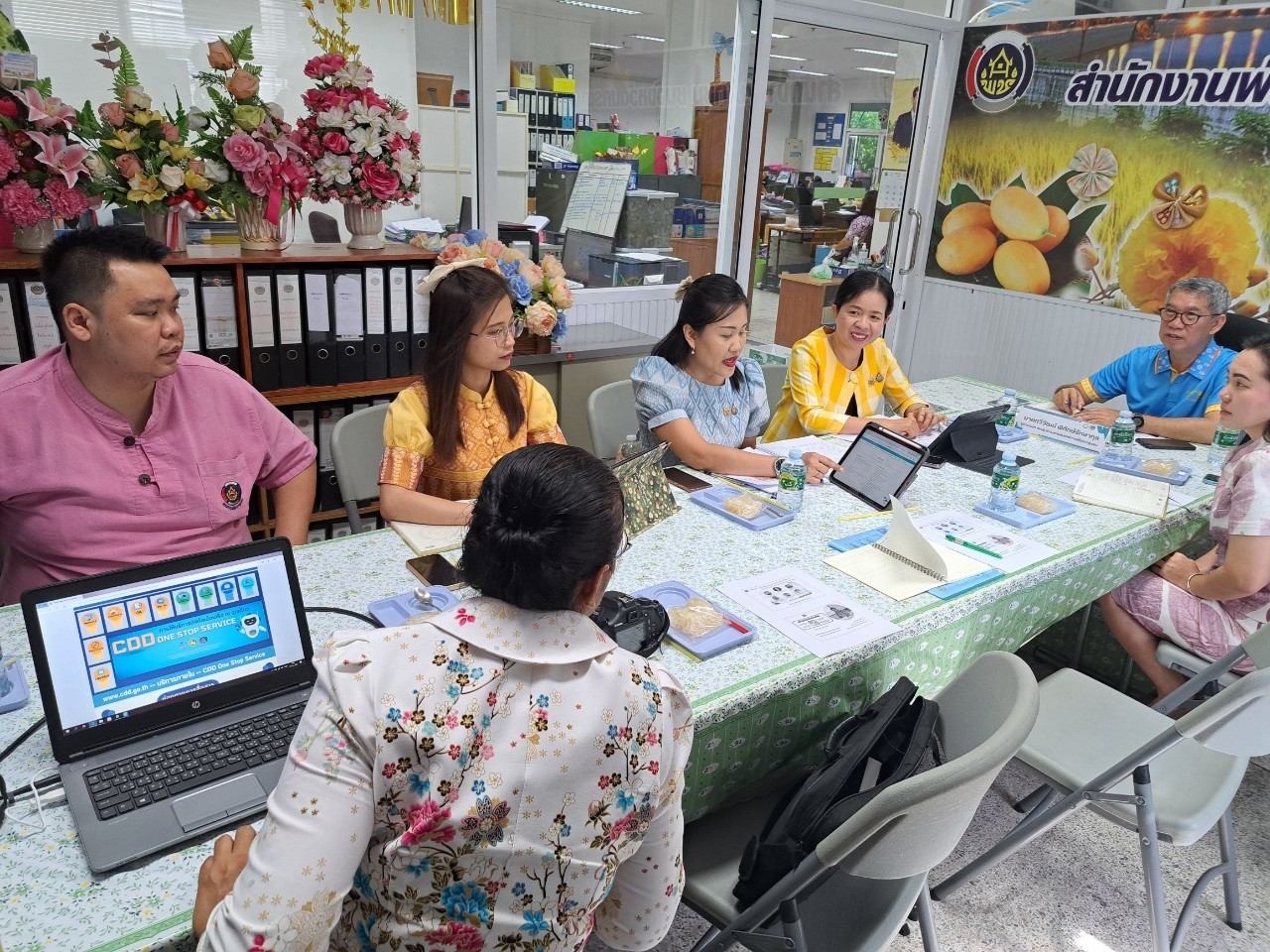 ศสท. ลงพื้นที่สนับสนุนการขับเคลื่อนงานตามภารกิจของศูนย์สารสนเทศเพื่อการพัฒนาชุมชน ณ สำนักงานพัฒนาชุมชนจังหวัดนครนายก พร้อมทั้งติดตามการดำเนินงาน “ศูนย์สารสนเทศตำบลต้นแบบเพื่อพัฒนาคุณภาพชีวิต” ณ ตำบลดงละคร อำเภอเมืองนครนายก จังหวัดนครนายก