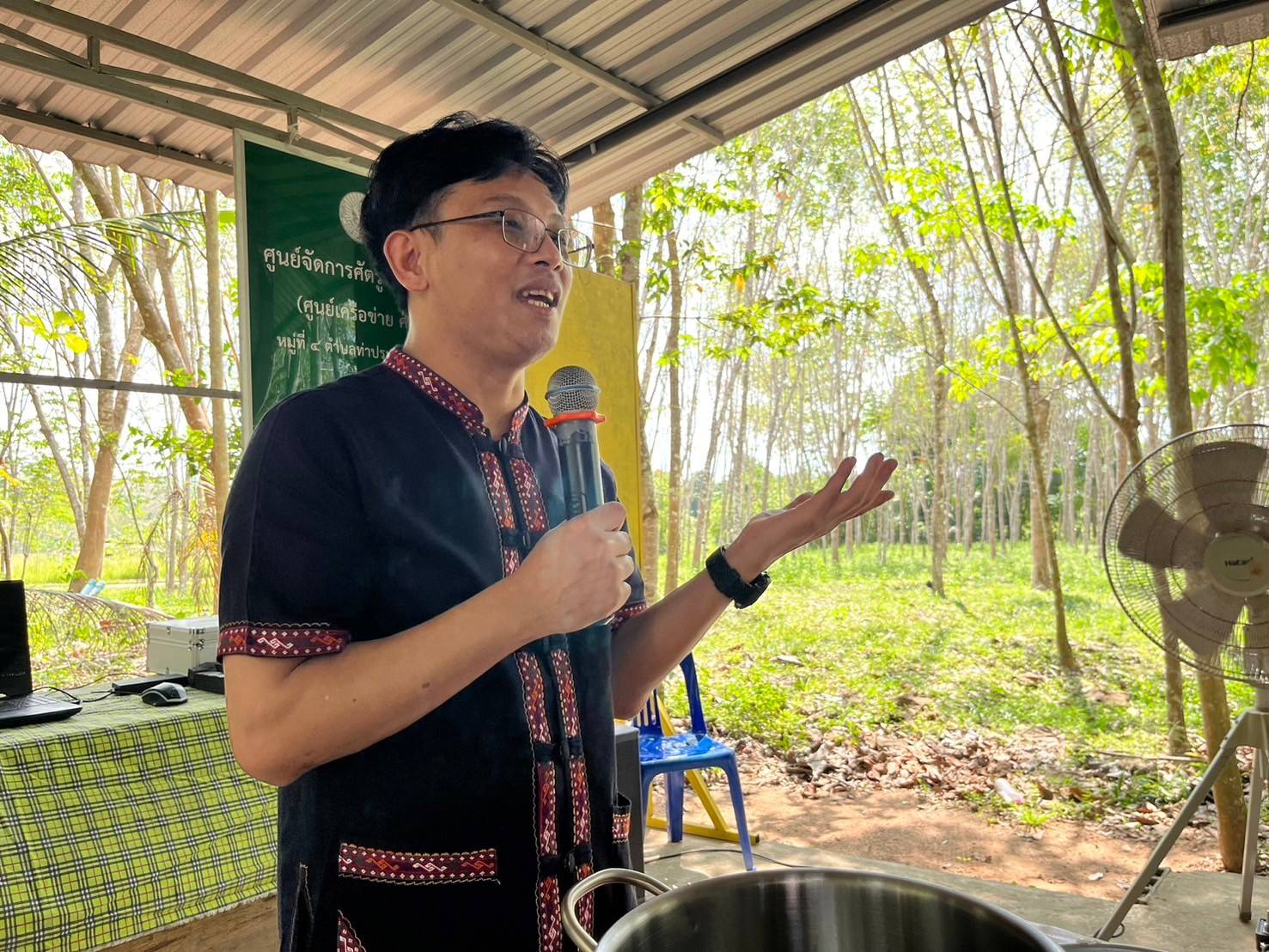 ศสท. ลงพื้นที่สนับสนุนการขับเคลื่อนงานสารสนเทศเพื่อการพัฒนาชุมชน และติดตามการดำเนินงานสารสนเทศตำบลต้นแบบเพื่อการพัฒนาคุณภาพชีวิต ณ อำเภอนาหม่อม และอำเภอนาทวี จังหวัดสงขลา 🧜