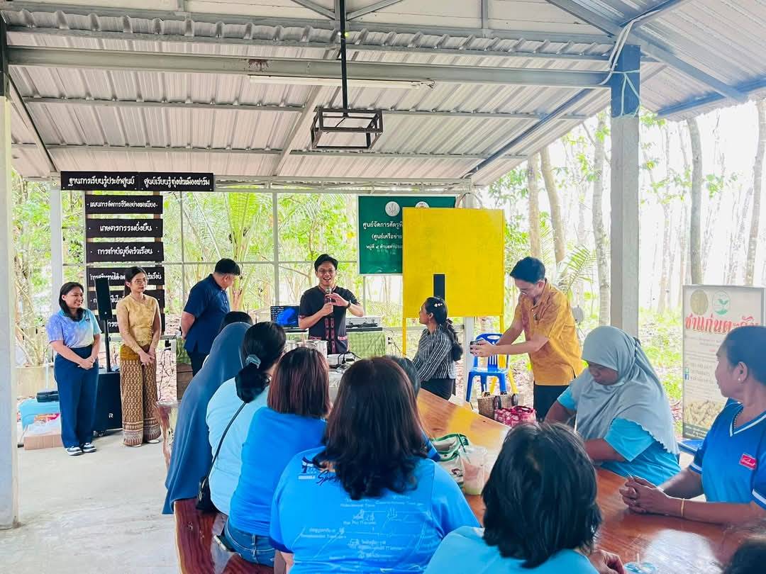 ศสท. ลงพื้นที่สนับสนุนการขับเคลื่อนงานสารสนเทศเพื่อการพัฒนาชุมชน และติดตามการดำเนินงานสารสนเทศตำบลต้นแบบเพื่อการพัฒนาคุณภาพชีวิต ณ อำเภอนาหม่อม และอำเภอนาทวี จังหวัดสงขลา 🧜