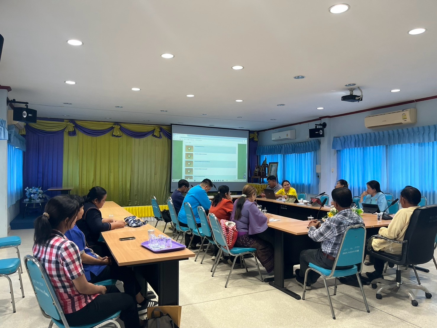 ศสท. ลงพื้นที่สนับสนุนการขับเคลื่อนงานตามภารกิจของศูนย์สารสนเทศเพื่อการพัฒนาชุมชน ณ สำนักงานพัฒนาชุมชนจังหวัดฉะเชิงเทรา พร้อมทั้งติดตามการดำเนินงาน “ศูนย์สารสนเทศตำบลต้นแบบเพื่อพัฒนาคุณภาพชีวิต” ณ ตำบลคลองเขื่อน อำเภอคลองเขื่อน จังหวัดฉะเชิงเทรา