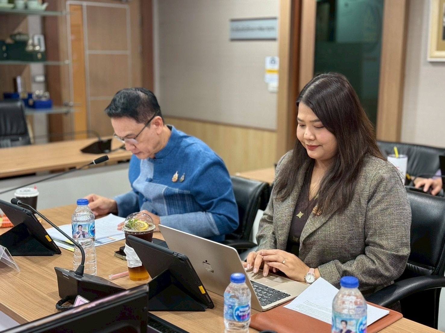 พช. เดินหน้ายกระดับเทคโนโลยี ยึดหลักความมั่นคง – โปร่งใส – คุ้มค่า เพื่อประโยชน์สูงสุดของประชาชน ผ่านการประชุมคณะกรรมการบริหารและจัดหาระบบคอมพิวเตอร์ กรมการพัฒนาชุมชน ครั้งที่ 1/2568