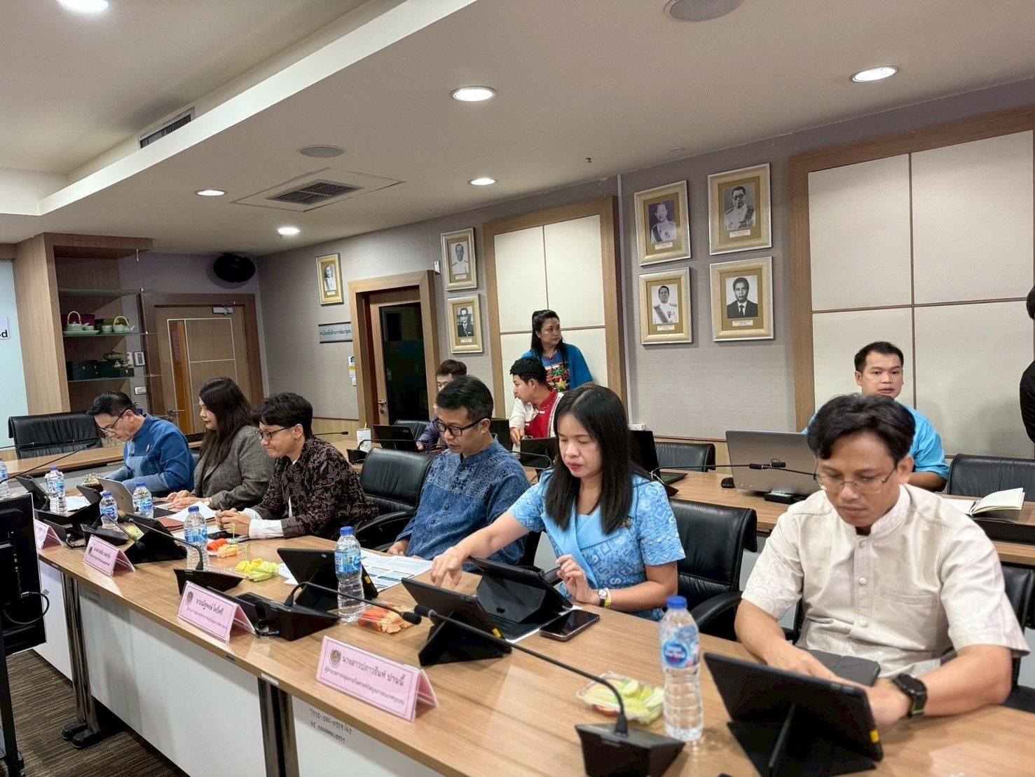 พช. เดินหน้ายกระดับเทคโนโลยี ยึดหลักความมั่นคง – โปร่งใส – คุ้มค่า เพื่อประโยชน์สูงสุดของประชาชน ผ่านการประชุมคณะกรรมการบริหารและจัดหาระบบคอมพิวเตอร์ กรมการพัฒนาชุมชน ครั้งที่ 1/2568