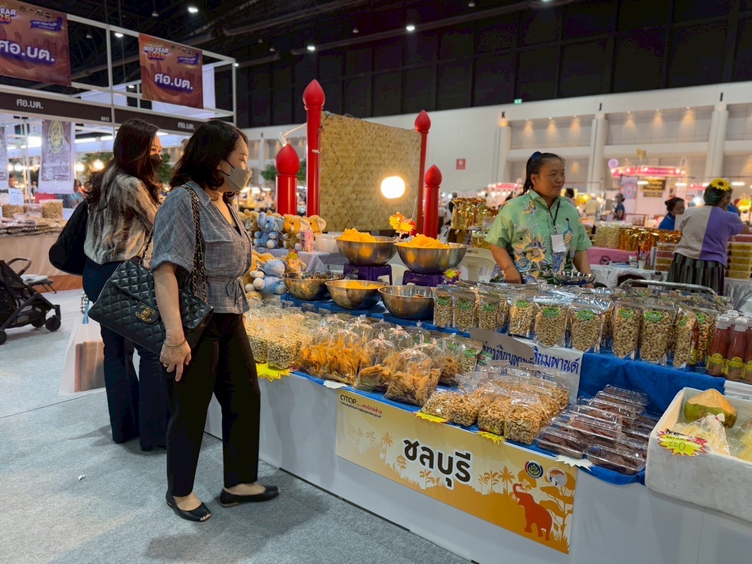 ศสท. เยี่ยมชมให้กำลังใจผู้ประกอบการหมู่บ้านคนรักษ์ช้าง ภายใต้โครงการพัชรสุธาคชานุรักษ์