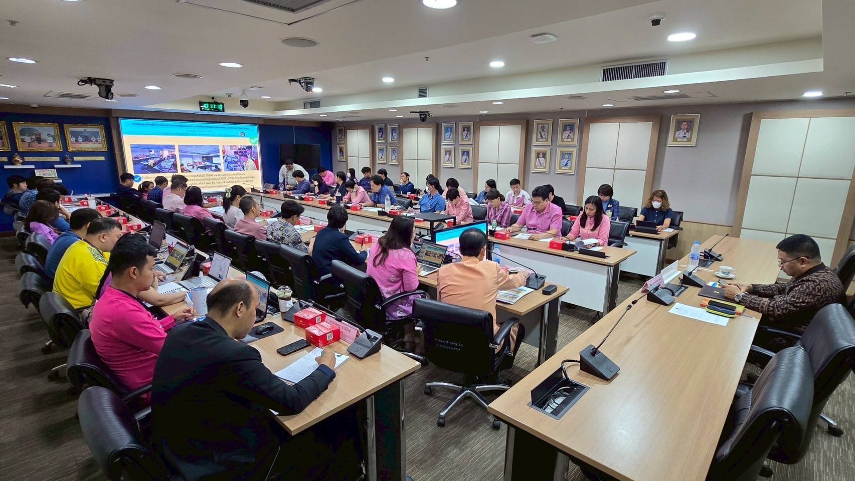 กรมการพัฒนาชุมชนประชุมทบทวนฝ่ายบริหาร (Management Review) เพื่อรักษาความมั่นคงปลอดภัยของฐานข้อมูลสารสนเทศที่สำคัญของกรมการพัฒนาชุมชน ให้เป็นไปตามมาตรฐาน ISO 27001 : 2022