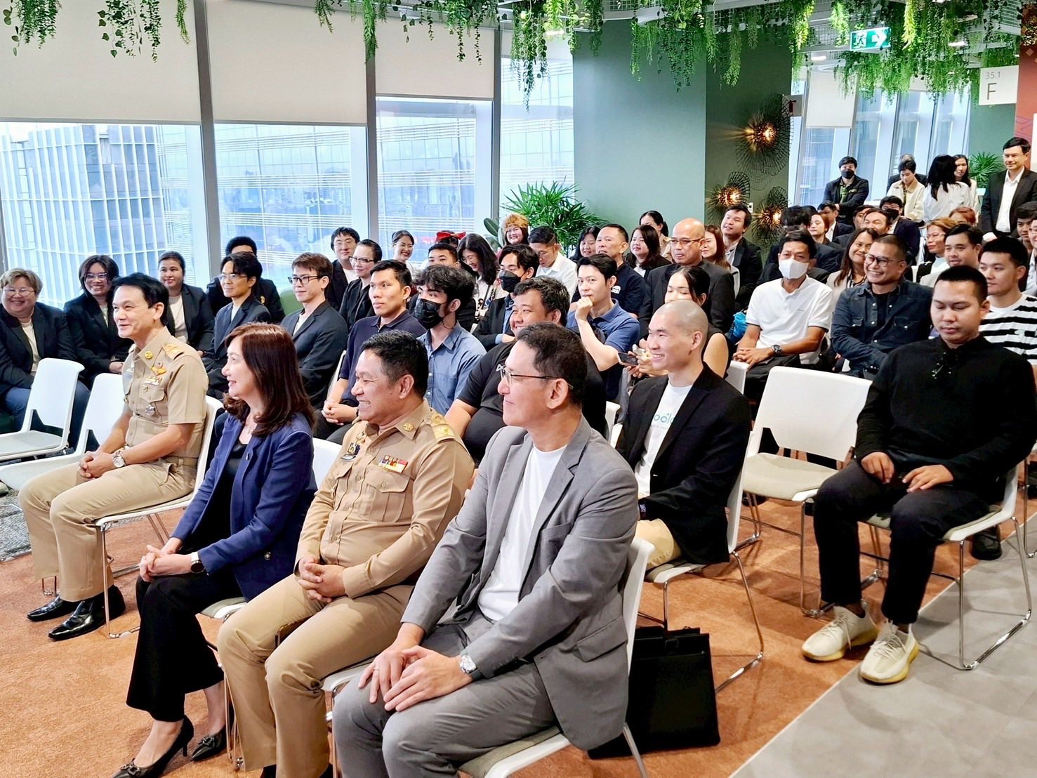 กรมการพัฒนาชุมชน ส่งทีม CDD AI เข้ารอบ 12 ทีมสุดท้าย โครงการ Tech for Gov: NextGen GovAI Training Program บ่มเพาะความคิด สร้างคน ปลดล็อกศักยภาพรัฐไทยด้วย AI