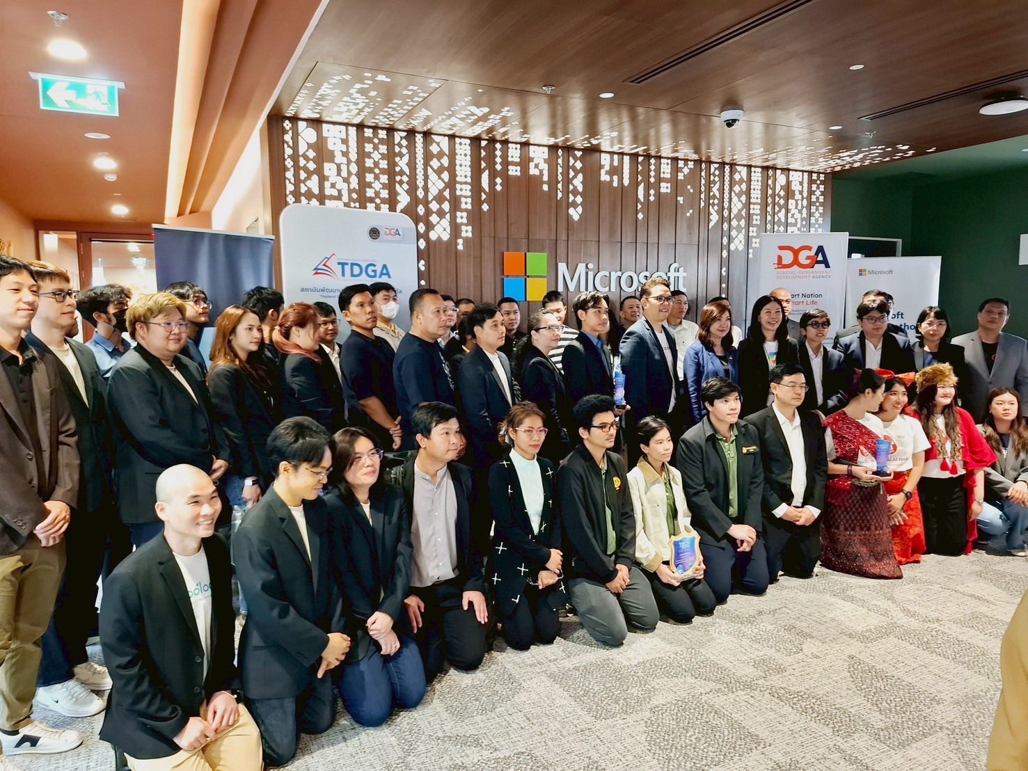 กรมการพัฒนาชุมชน ส่งทีม CDD AI เข้ารอบ 12 ทีมสุดท้าย โครงการ Tech for Gov: NextGen GovAI Training Program บ่มเพาะความคิด สร้างคน ปลดล็อกศักยภาพรัฐไทยด้วย AI